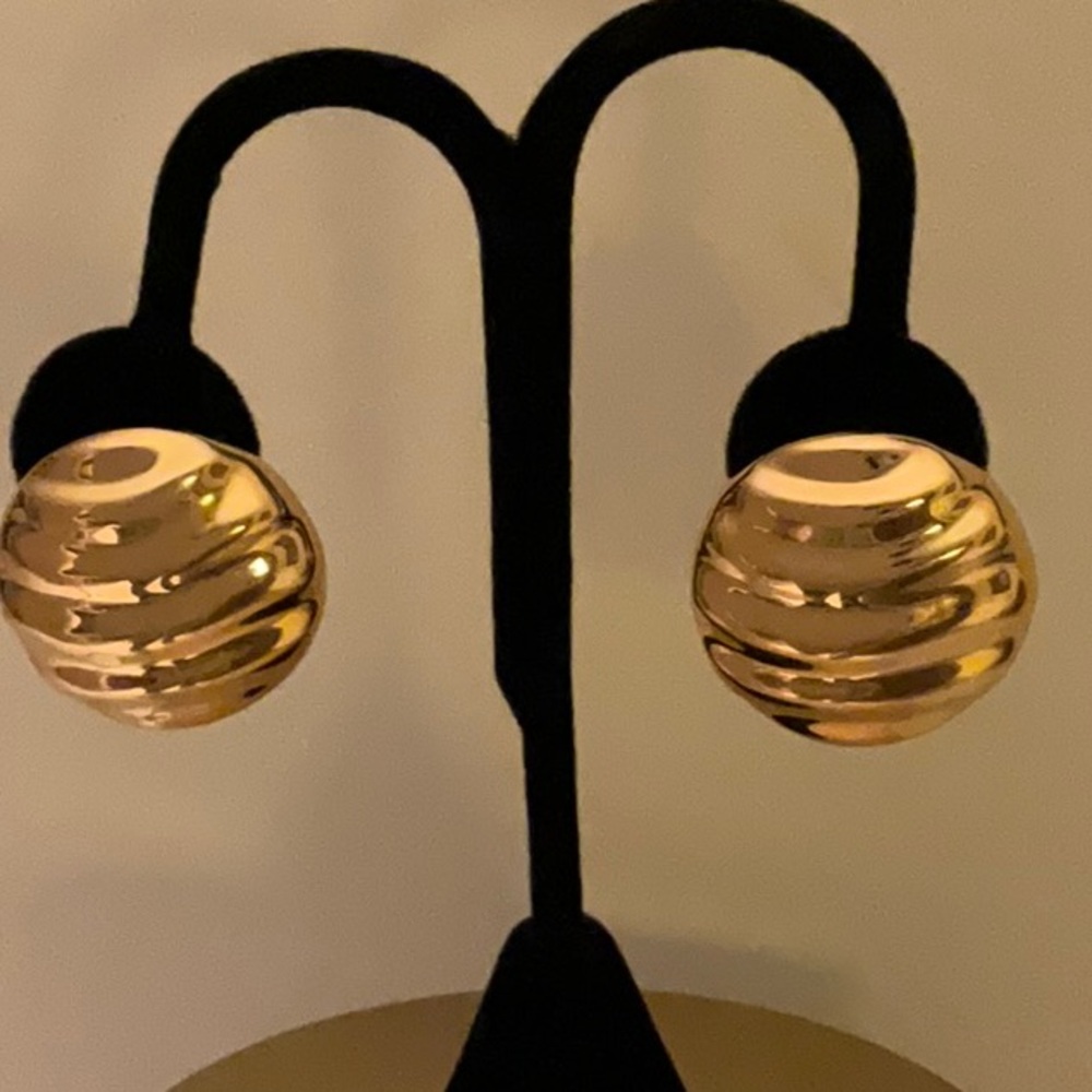 Essex Gold-Tone Metal Sculptural Disk Ribbed Post & Clutch Earrings